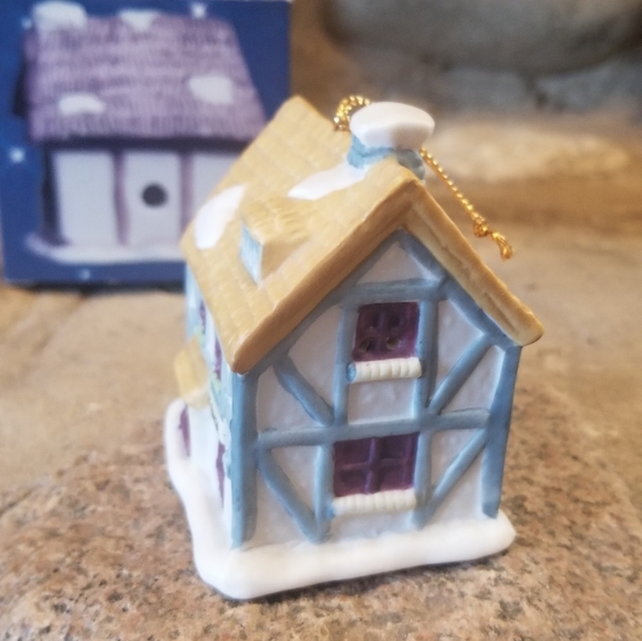 Reader's Digest the Baker Ornament Bell - Picture 3 of 6